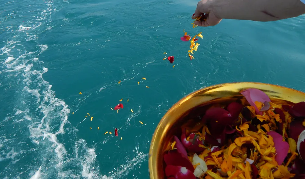 ash scattering los angeles harbor